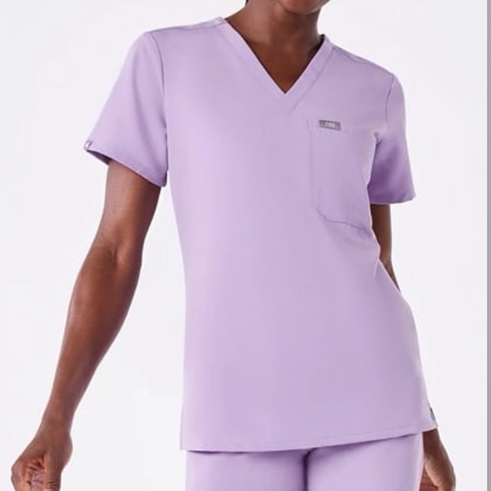 Figs Lavender Dew Catrina One Pocket Top